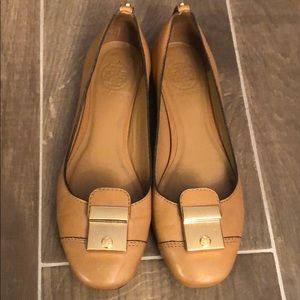 Tory Burch beige flats